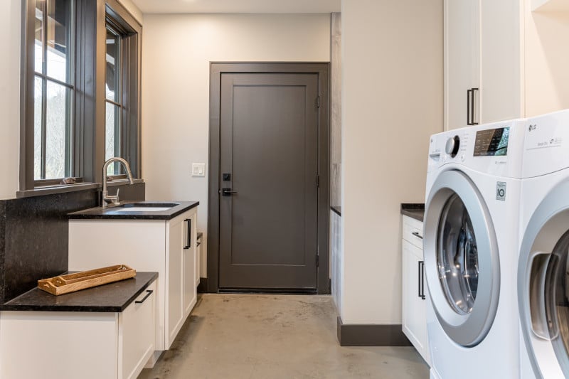 small laundry room design